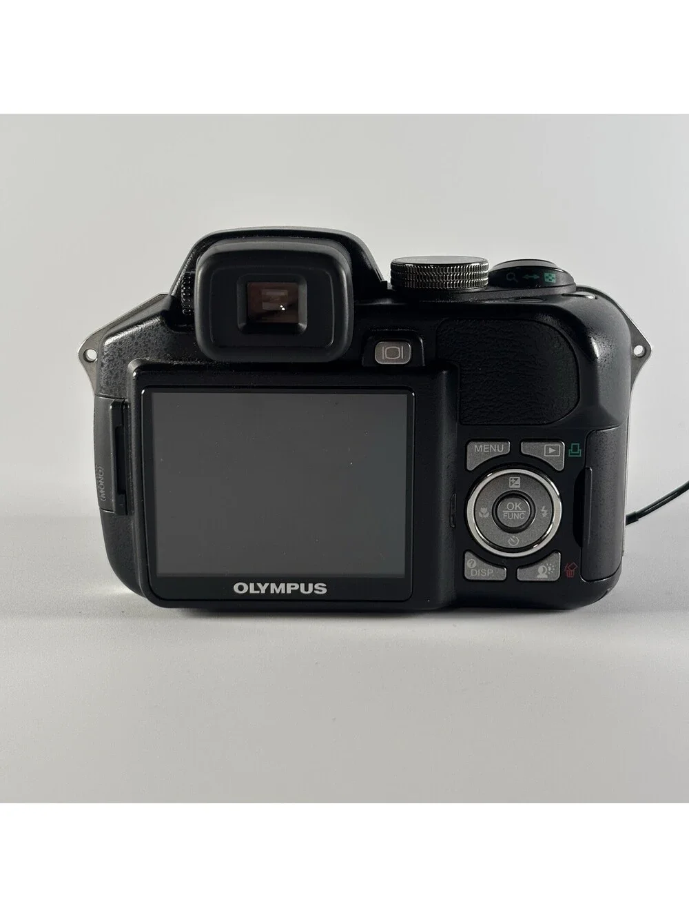 Olympus SP-560UZ 8.0MP Digital Camera Point & Shoot For PARTS / REPAIR Corroded